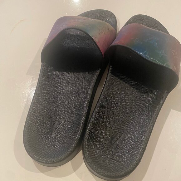 Authentic Duo-chrome Louis Vuitton Slides!! - Picture 2 of 3